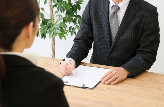 許認可申請に関するご相談を承っています | ホースシュー行政書士事務所は岡山市で手続きなどを手助け